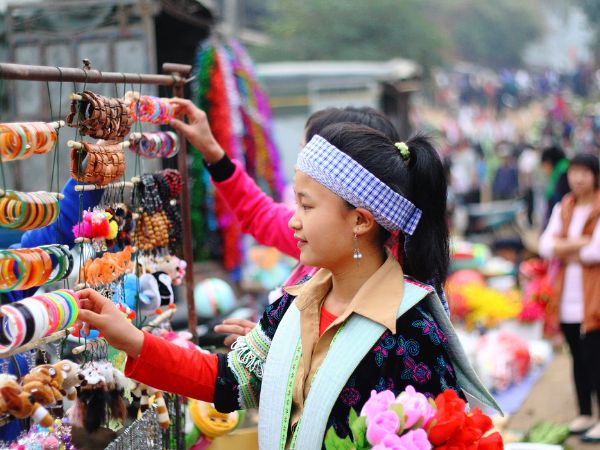 Chợ phiên Cao Bằng