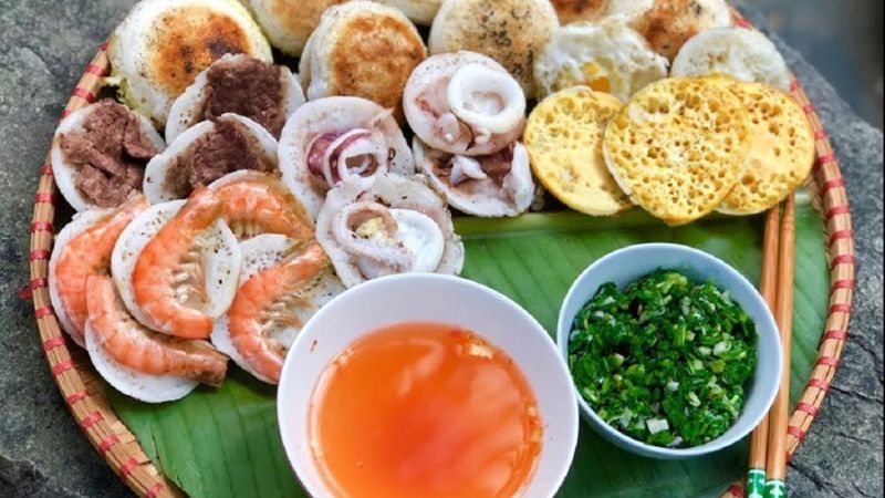 Bánh căn hải sản Phú Yên