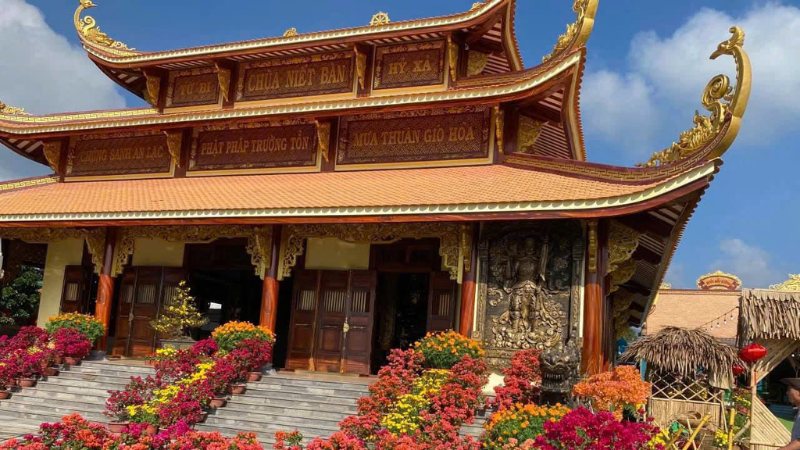 Khung cảnh tuyệt đẹp tại chua Niết Bàn Bảo Lộc