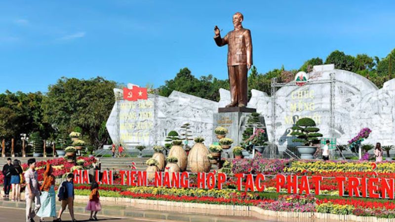 Quảng trường Đại Đoàn Kết thành phố Pleiku