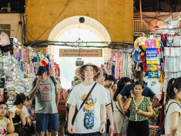 Những lưu ý cần biết khi đến chợ Bến Thành