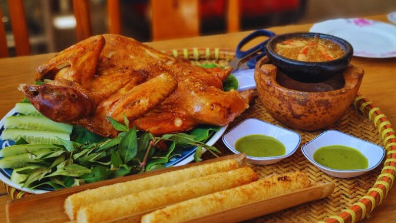 Đặc sản Gà nướng - Cơm lam