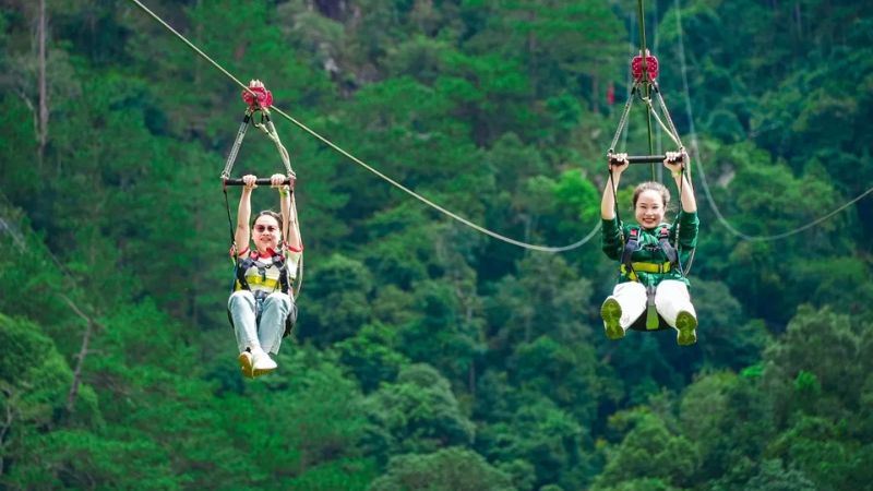 Đu dây mạo hiểm trên cao tại thác Datanla 