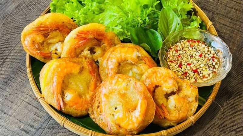 Đặc sản bánh tôm Hồ Tây