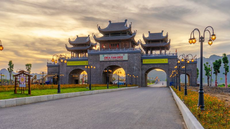 Cổng chùa Tam Chúc