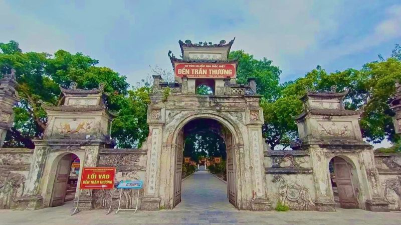 Đền Trần Thương