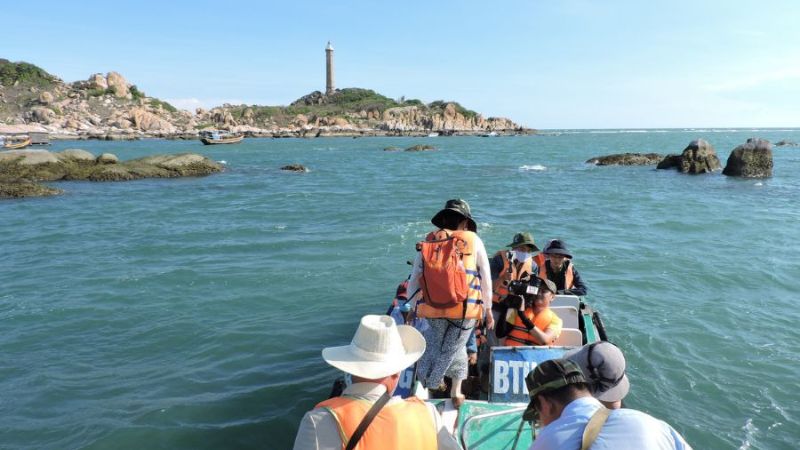 Các du khách đi du lịch ở Mũi Kê Gà Bình Thuận