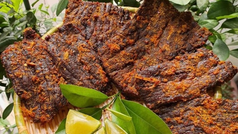 Bò khô là một trong những đặc sản Đà Nẵng làm quà ngon nhất