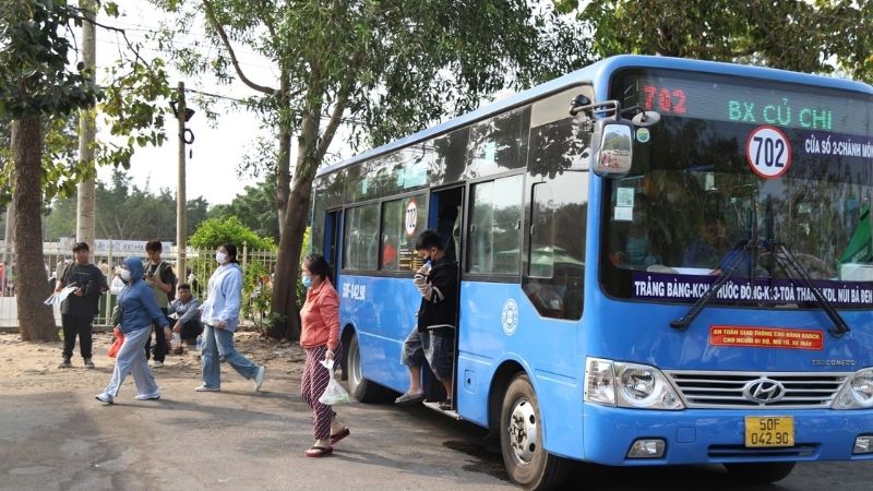 Đi Núi Bà Đen Tây Ninh bằng xe buýt 