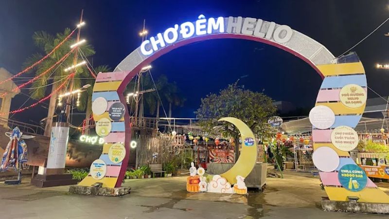 Khung cảnh chợ đêm Helio