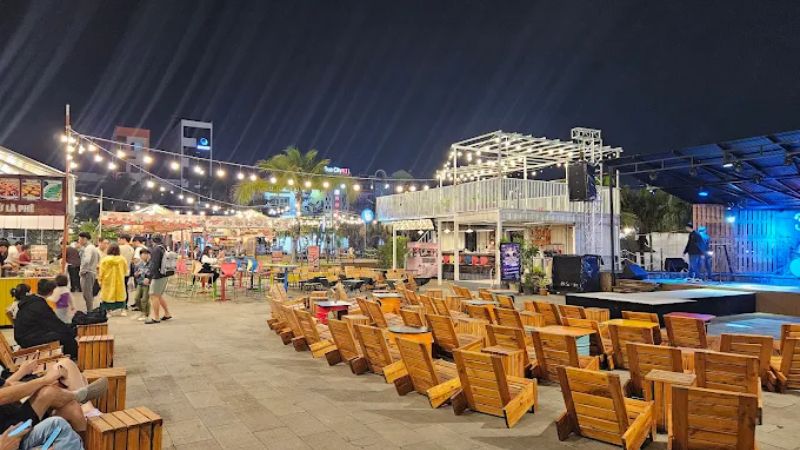 Khung cảnh chợ đêm Đà Nẵng Helio