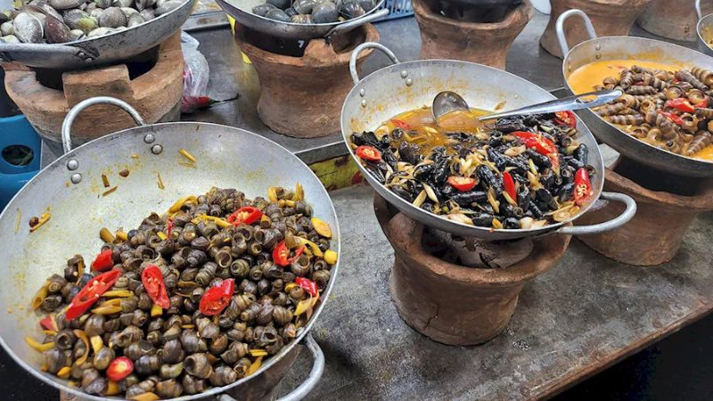 Các món hải sản tươi sống ở chợ đêm