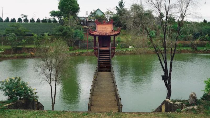 Điện thờ nhỏ tại chùa Di Đà Bảo Lộc