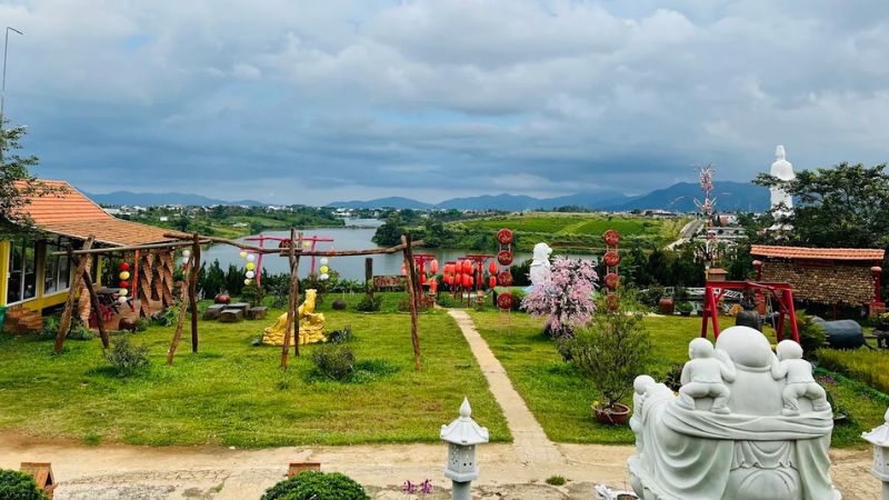 Sống chậm và thư giãn với không gian tại chùa