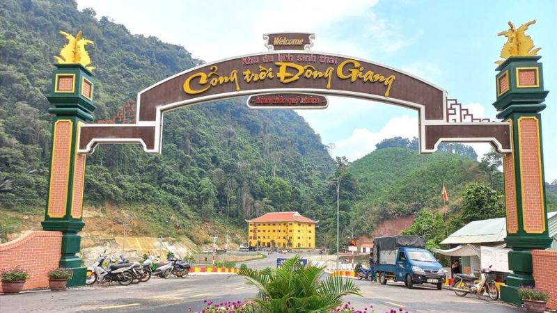 Đường đi Cổng trời Đông Giang