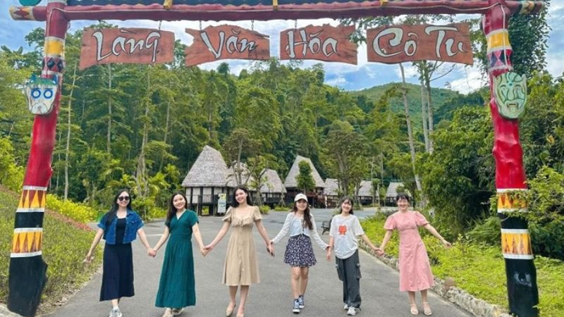 Làng Văn Hóa Cơ Tu Cổng trời Đông Giang