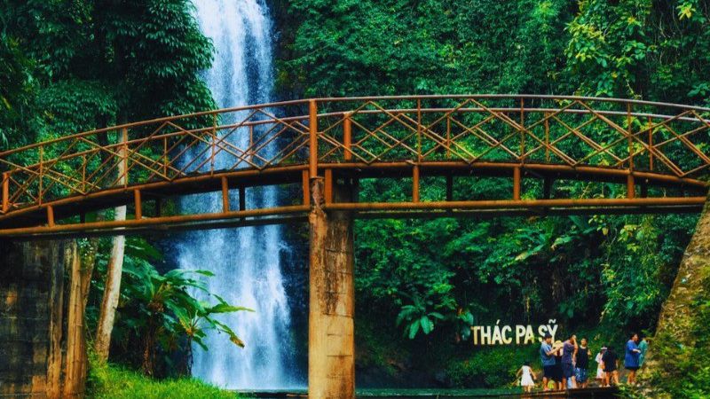 Tham quan thác Pa Sỹ