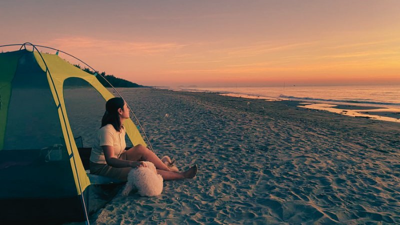 Cắm trại trên bãi biển Bãi Gốc