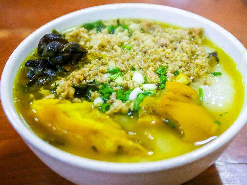 Cháo ấu tẩu là một món ăn đặc sản của người dân tộc Mông ở vùng núi phía Bắc, đặc biệt là Hà Giang