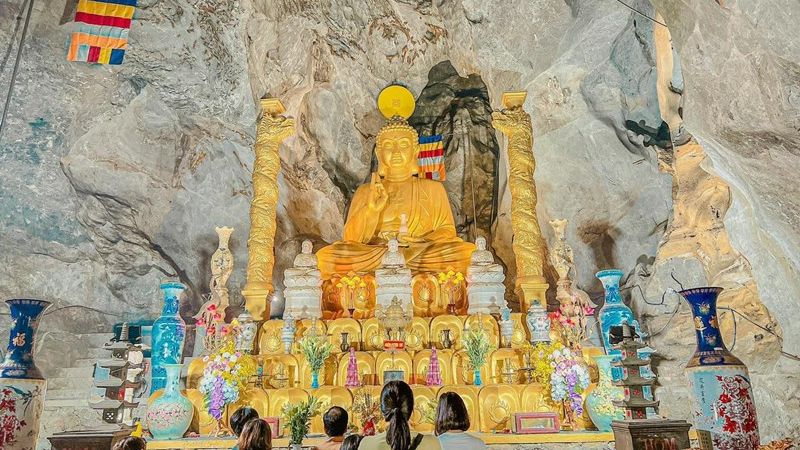 Đền Chúa Thác Bờ thờ hai vị nữ tướng có công