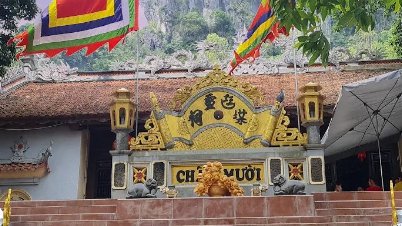 Đến Đền Chầu Mười Đồng Mỏ cầu tài lộc, bình an