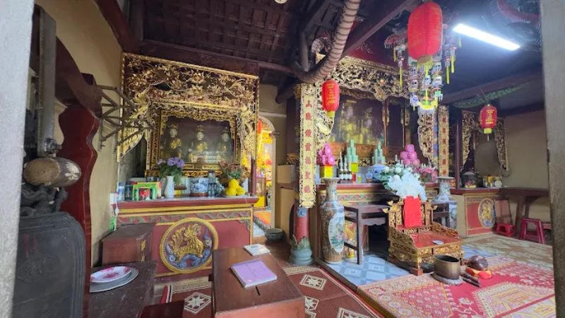 Đi lễ đền Chúa Cà Phê cầu tài lộc, may mắn