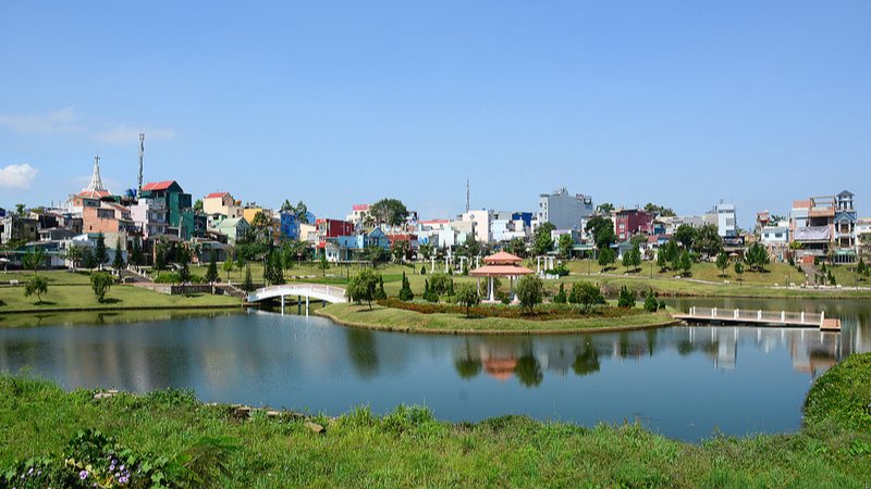 Cảnh quan Bờ Hồ Bảo Lộc