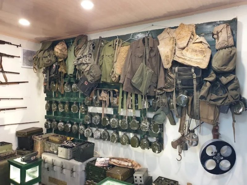 Khu trưng bày kỷ vật chiến tranh