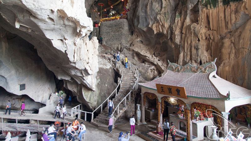 kiến trúc độc đáo của động Thác Bờ