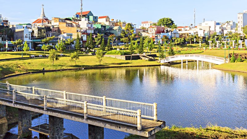 Những góc check-in đẹp của hồ ở Bảo Lộc