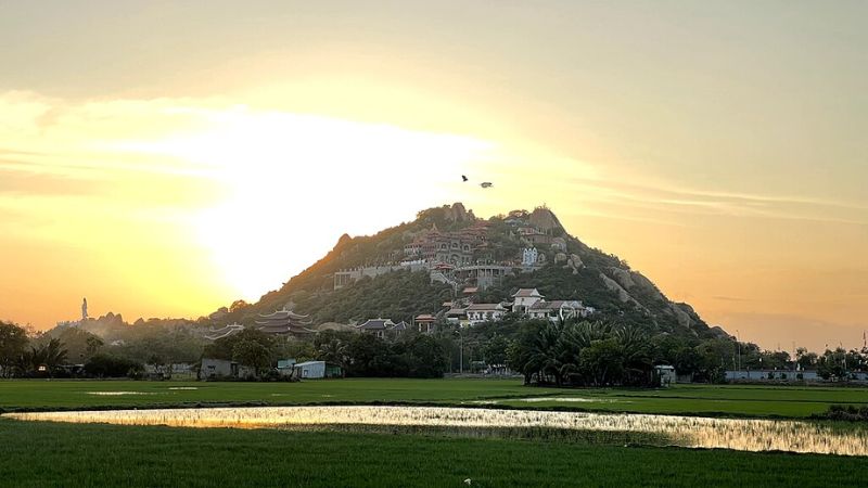 Núi Đá Chồng Ninh Thuận