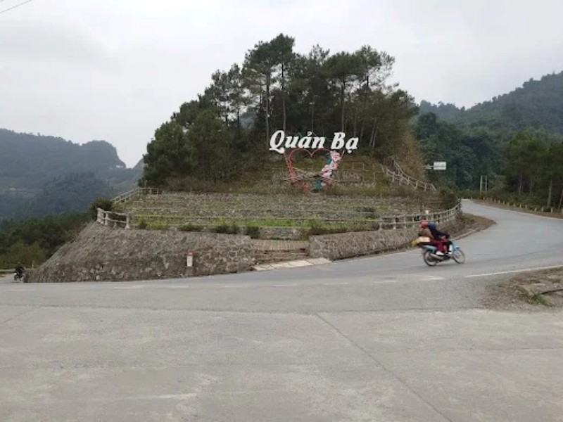 Núi Quản Bạ