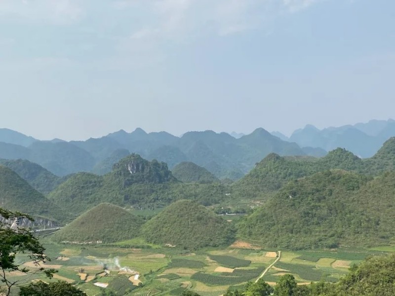 Chiêm ngưỡng vẻ đẹp Núi Đôi từ Cổng trời Quản Bạ