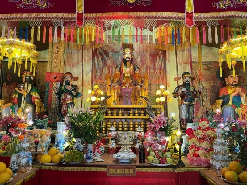 Tượng Đ&ocirc;ng Nhạc Đại Đế