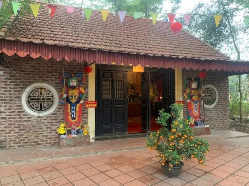 Đền B&agrave; Ch&uacute;a Vực giữ những n&eacute;t kiến tr&uacute;c từ thời nh&agrave; L&ecirc;