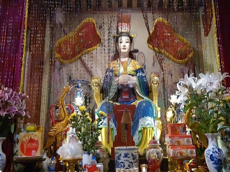 Nơi thờ tự ch&iacute;nh của B&agrave; Ch&uacute;a Vực