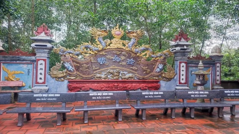 Đến đền Cô Bé Chí Mìu cầu bình an, sức khỏe