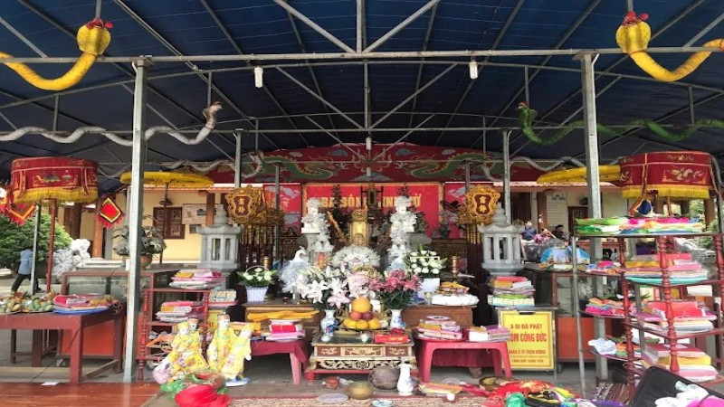 Đền Cô Bơ Thanh Hóa: Kinh nghiệm đi lễ & văn khấn chuẩn nhất 10 Đến Đền Cô Bơ để cầu bình an, may mắn, sức khỏe, tài lộc, và đặc biệt là xin Cô độ trì trong việc buôn bán, làm ăn