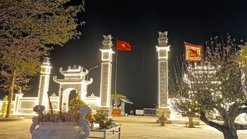 Đền Cô Bơ Thanh Hóa: Kinh nghiệm đi lễ & văn khấn chuẩn nhất 12 Khung cảnh cực kì đẹp tại Đền Cô Bơ vào ban đêm