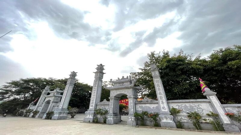 Đền Cô Bơ Thanh Hóa: Kinh nghiệm đi lễ & văn khấn chuẩn nhất 2 Đền Cô Bơ nằm trong quần thể di tích Hàn Sơn, thuộc địa phận xã Hà Sơn, huyện Hà Trung, tỉnh Thanh Hóa