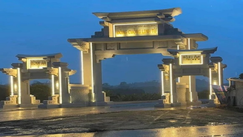 Đền c&oacute; kiến tr&uacute;c mang đậm n&eacute;t văn h&oacute;a của người T&agrave;y cổ, kết hợp giữa đền thờ v&agrave; miếu cổ