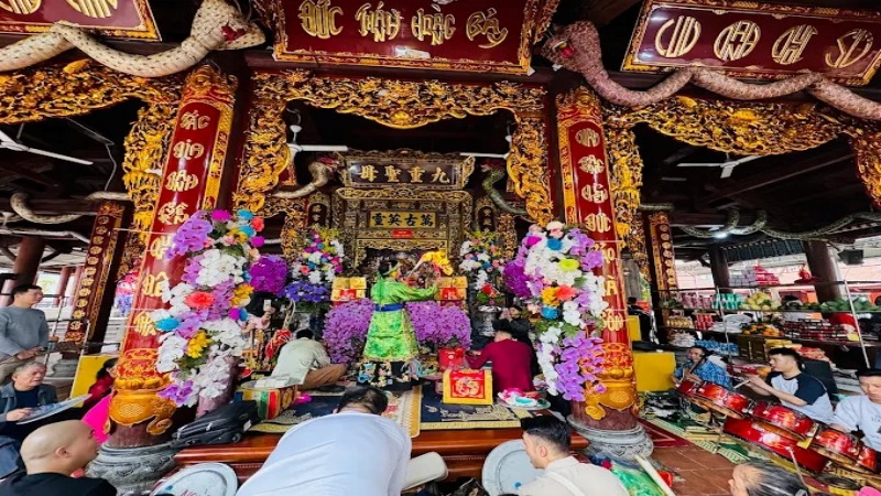 Lễ vật dâng Ông Bảy có những nét đặc trưng rất riêng so với các đền phủ khác