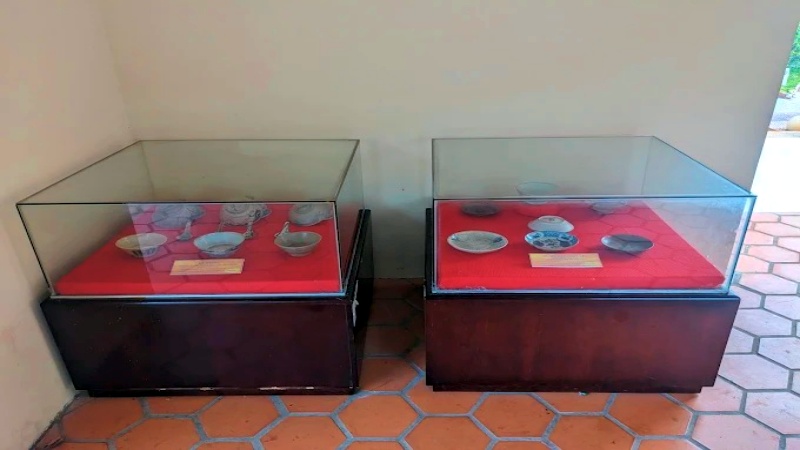 Nơi đ&acirc;y trưng b&agrave;y một số vật dụng xưa, gi&uacute;p kh&aacute;ch tham quan trải nghiệm phong c&aacute;ch sống của người d&acirc;n địa phương thờ xưa