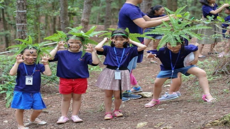 Khu du lịch là nơi để các em nhỏ trải nghiệm kỹ năng sinh tồn