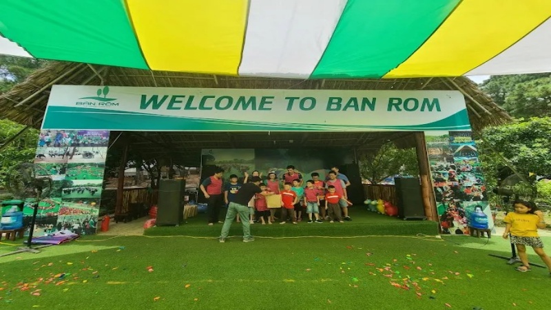 Khu du lịch cách trung tâm thành phố khoảng 30km, nổi tiếng với các hoạt động cắm trại, dã ngoại