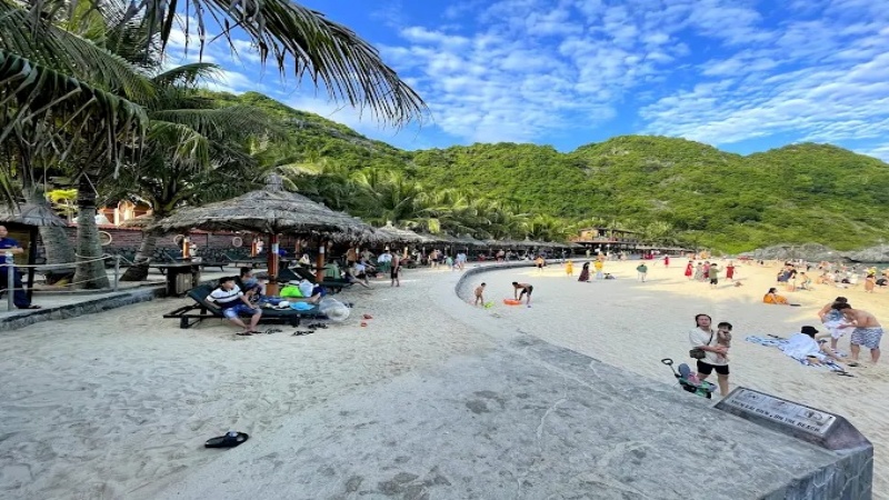 Tuyệt đối không xả rác, không hút thuốc lá tại bãi tắm Cát Cò 2