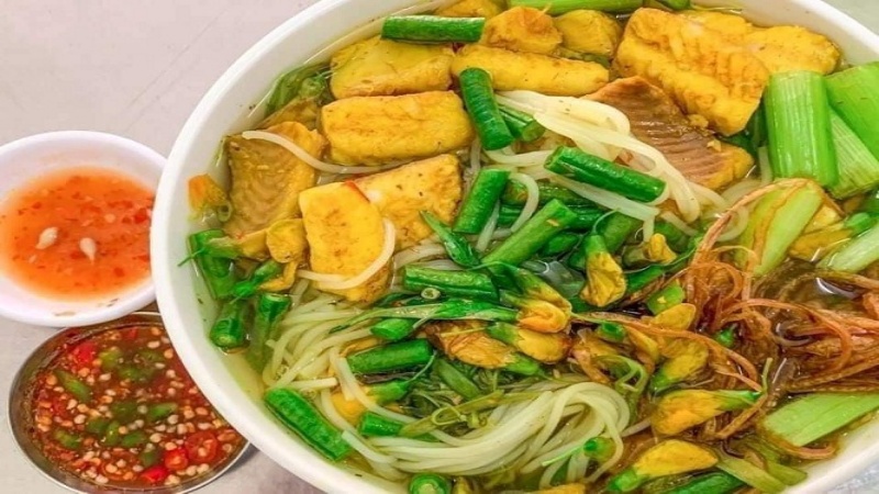 B&uacute;n c&aacute; Ch&acirc;u Đốc l&agrave; một đặc sản trứ danh của tỉnh An Giang, nổi tiếng với hương vị đậm đ&agrave;, thanh ngọt