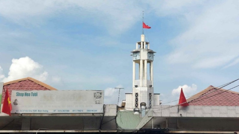 Tháp đồng hồ 4 mặt tại chợ Thủ Dầu Một Bình Dương