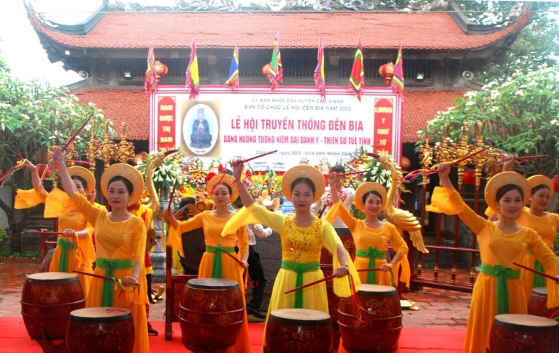 Lễ hội đền Bia thu hút đông đảo người dân và du khách thập phương với nhiều hoạt động văn hóa, tâm linh và y học cổ truyền đặc sắc