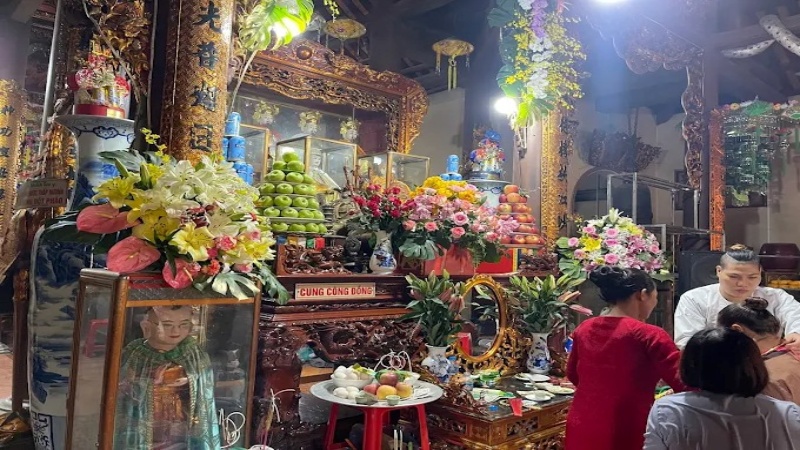 Đến Đền Chúa Nguyệt Hồ ở Bắc Giang, du khách thường cầu tài lộc, bình an, sức khỏe